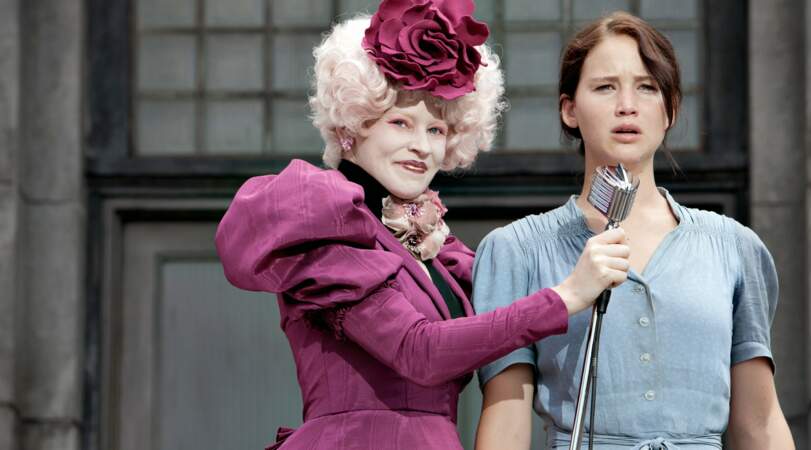 Elizabeth Banks et sa coupe extravagante dans la saga Hunger Games (2012)
