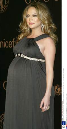 Février 2008, Jennifer Lopez est prête à accoucher de ses jumeaux, ici en robe style empire.