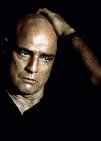 Dernier grand rôle de Brando au cinéma : le colonel Kurtz basculant dans la folie dans "Apocalypse Now" (1979)