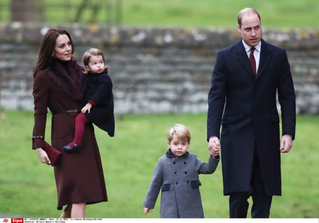 La princesse Charlotte et son grand frère George ont assisté à leur première messe de Noël ce 25 décembre 2016