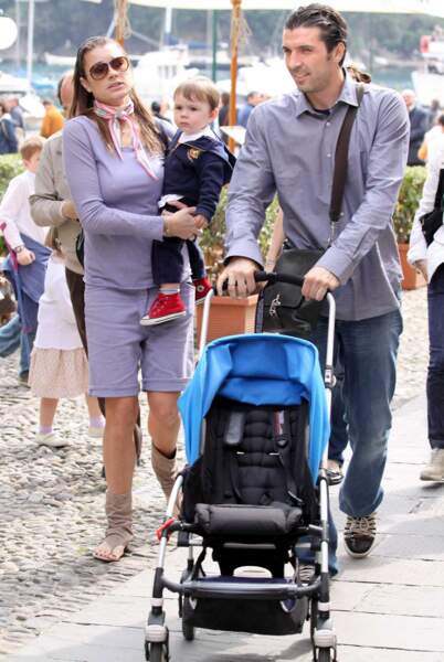 Gianluigi Buffon et sa compagne Alena Seredova, en mode famille...