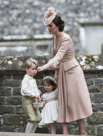 Le petit prince et sa soeur, vedettes du mariage de Pippa Middleton.