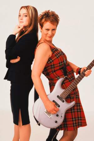 Une mère (Jamie Lee Curtis) se retrouve dans le corps de sa fille (Lohan) et vice-versa dans Freaky Friday (2002).