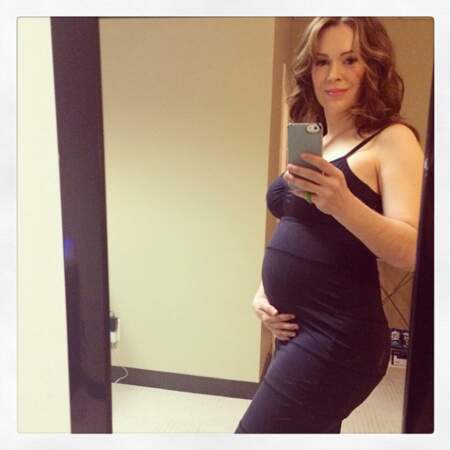 Alyssa Milano, enceinte, est tout aussi ravissante ! 