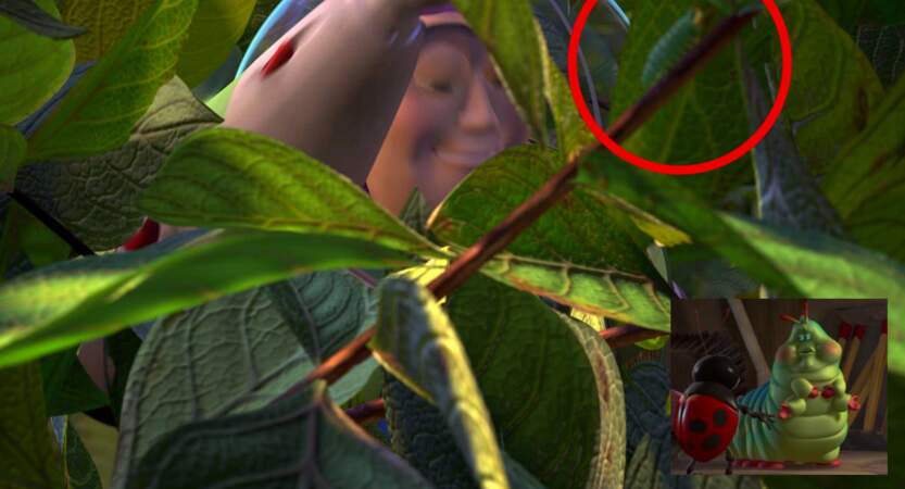 Toy Story 2 : Heimlich la chenille (1001 pattes) se cache dans un buisson