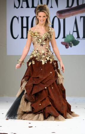 2006 : Lorie, sublime, dans une robe du Salon du chocolat