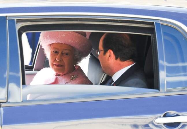 Elisabeth II et François Hollande en pleine discussion
