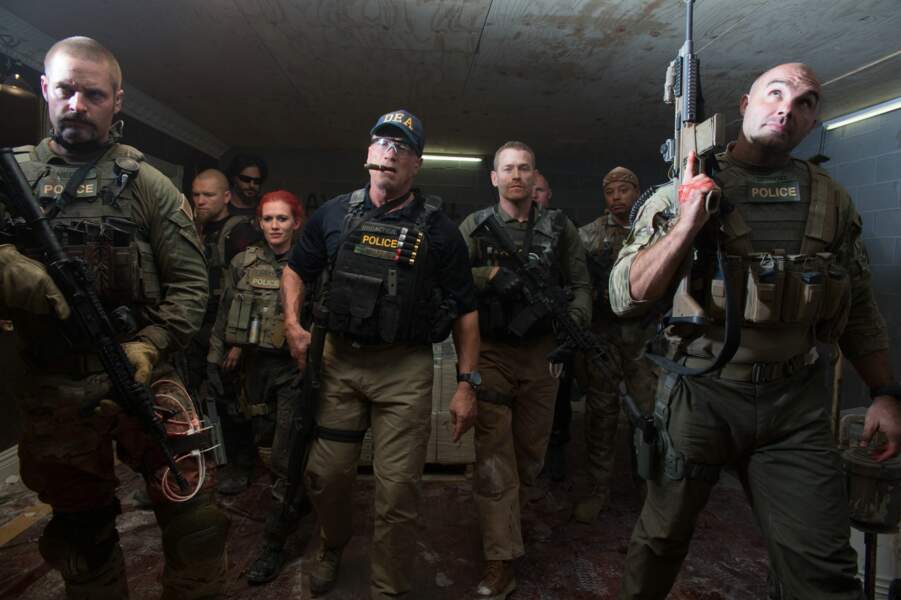 Et avec Arnold Schwarzenegger dans Sabotage (2014)