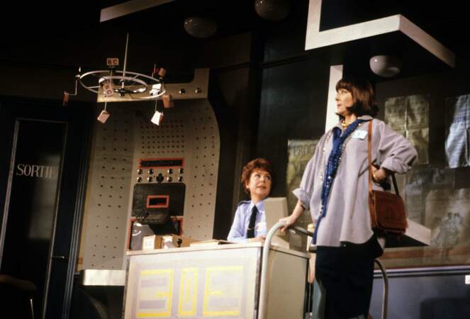 Retour sur les planches avec la pièce de théâtre L'étiquette (1983) 