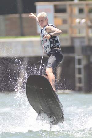 Justin Bieber s'est amusé au wakeboard à Miami