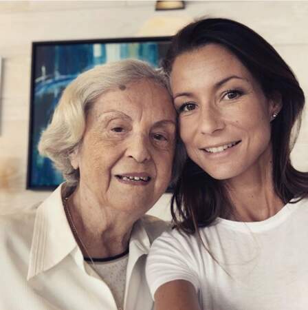 Jennifer Lauret a honoré les mamans en faisant un selfie... avec sa grand-mère !