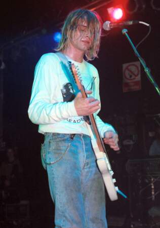 Kurt Cobain, 27 ans, leader de Nirvana, se donnera la mort. 