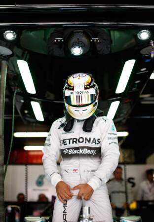 Petite pause F1 avec Lewis Hamilton qui, d'une pause très classe, nous montre qu'il "en a". 