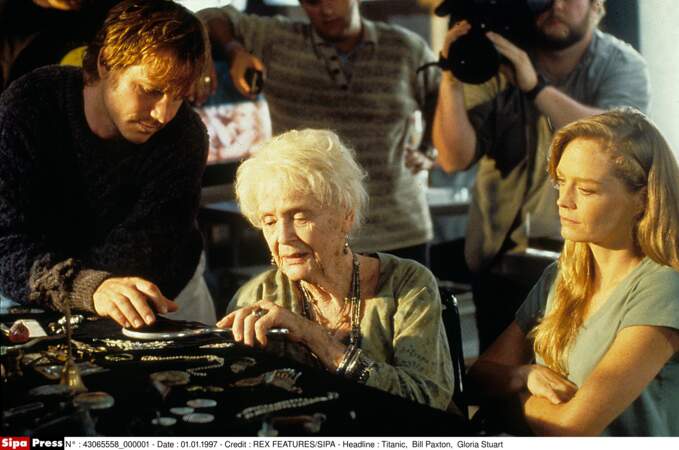 Gloria Stuart, la Rose de Titanic (1998), aux côtés de sa petite fille 