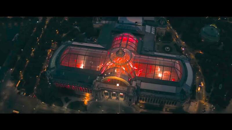 Le Grand Palais rouge d'émotion lorsque doit s'y rendre Tom Cruise pour un rendez-vous.