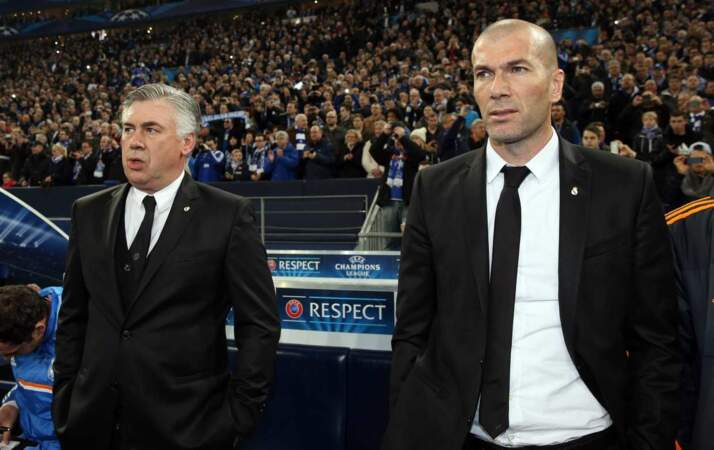 Zinedine Zidane (à droite)