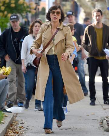Maggie Gyllenhaal en tenue de ville (c'est plus soft).