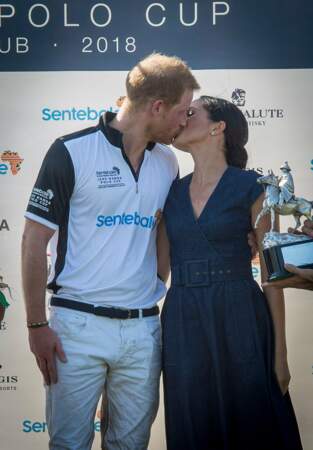Premier baiser fougueux du Duc et de la Duchesse de Sussex en public 