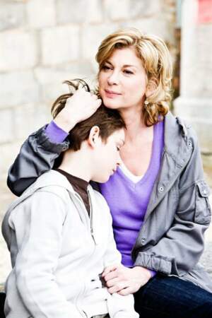 Maman à la recherche d'un père pour son fils de 12 ans dans Monsieur Papa (2011), première réalisation de Kad Merad