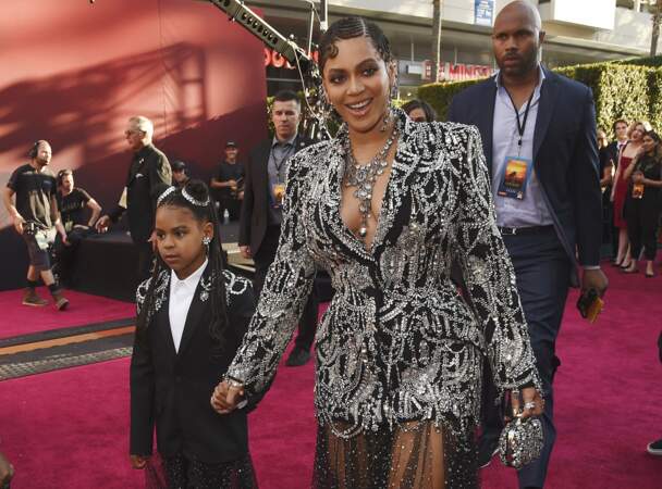 Beyoncé et sa fille Blue Ivy arrivent à la première mondiale du Roi Lion