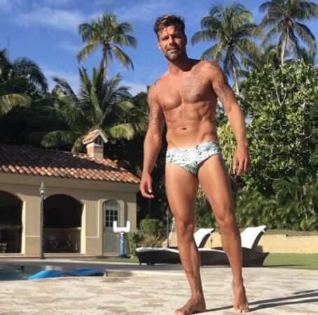 Bonjour monsieur ! Vous le reconnaissez ? C'est Ricky Martin, en vacances à Puerto Rico. 