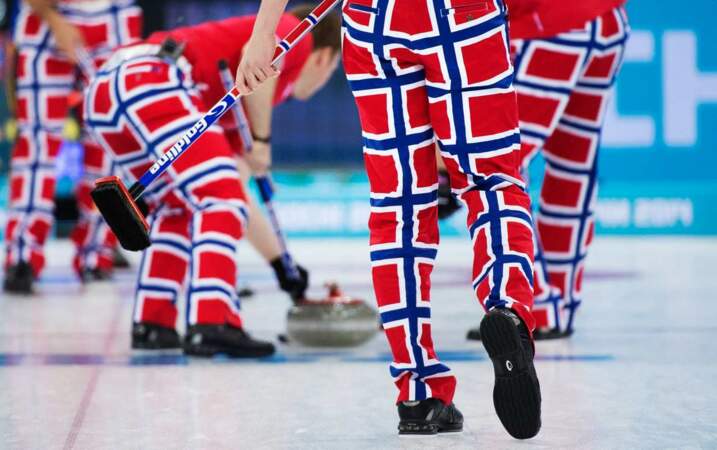On ADOOOORE la tenue de l'équipe de Norvège en curling...