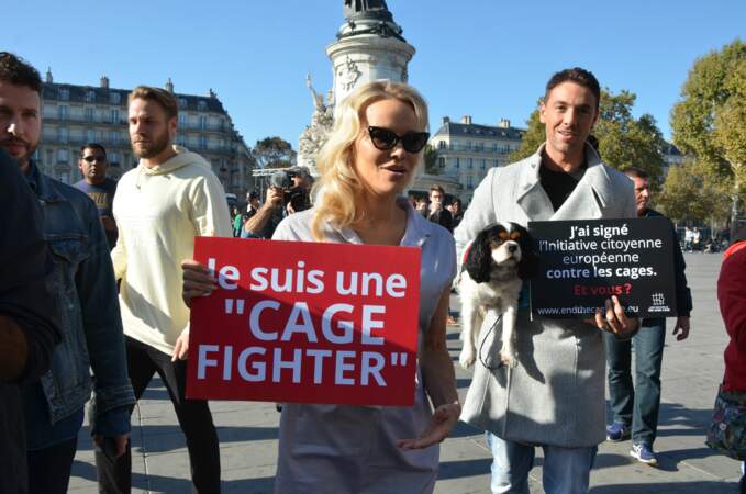 PETA, Sea Shepherd... L'actrice Pamela Anderson lutte pour la cause animale sur tous les fronts