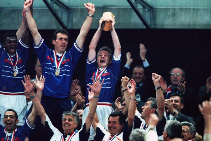 1998 - Didier Deschamps, capitaine des Bleus vainqueurs du Brésil 3-0