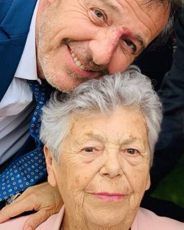 Jean-Luc Reichmann tout sourire avec sa mère 