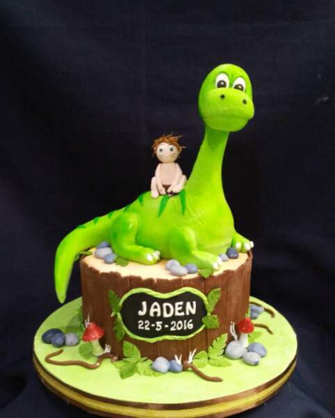 Quel enfant ne rêve pas d'avoir ce gâteau Le voyage d'Arlo pour son anniversaire ?