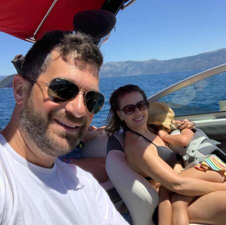 Détente en famille au lac Tahoe pour Alyssa Milano 