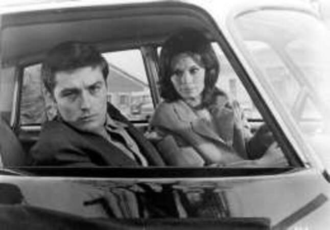 Alain Delon et l'actrice Lea Massari dans L'insoumis (1964)