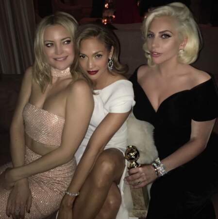 Car oui, J-Lo c'est un peu la copine des stars, ici avec Lady Gaga