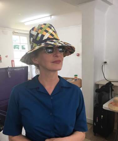 Point mode et beauté : vous préférez le chapeau de Sophie Mounicot... 