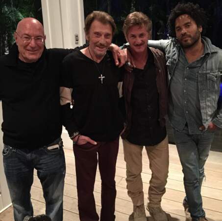 Johnny, le producteur Arnon Milchan, Sean Penn et Lenny Kravitz. TRANQUILLES LES MECS. 