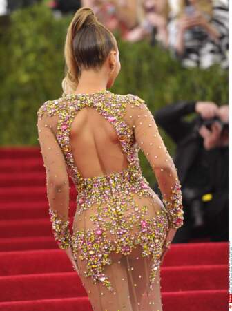 De dos aussi, la robe de Beyoncé est très sexy