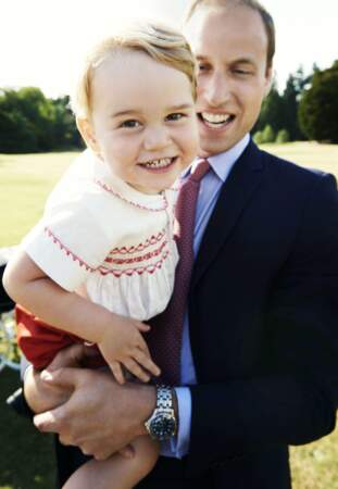 Angleterre : l'irrésistible Baby George, 2 ans, devrait succéder à papy prince Charles et papa William