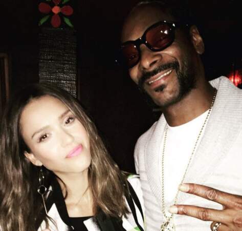 Snoop Dogg a rencontré deux des plus belles femmes du monde : Jessica Alba... 