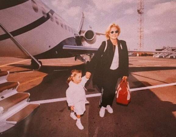 Voici une photo vintage de Sylvie Vartan et sa fille Darina. 