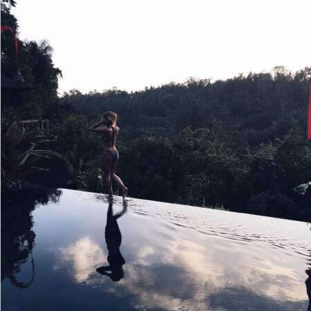 Attention Caroline, à force de vouloir faire les plus belles photos Instagram, tu vas faire la plus belle chute ! 