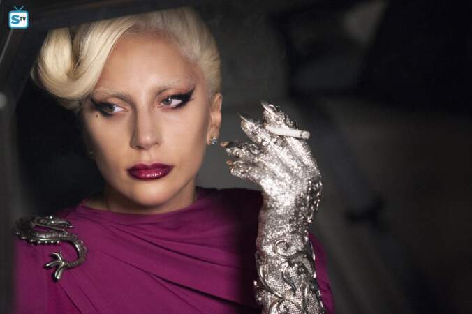 Lady Gaga, La Comtesse dans Hotel