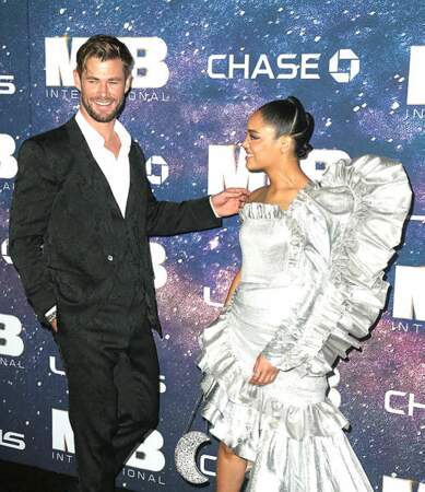 Chris Hemsworth et sa partenaire dans le film, Tessa Thompson