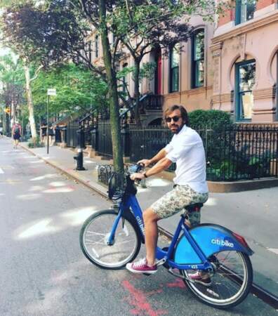 Andrea Pirlo faisait du vélo comme un boss à New York. 