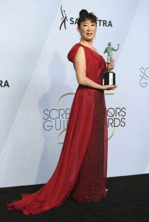 Après les Golden Globes, Sandra Oh peut ajouter une statuette à sa cheminée avec son rôle dans Killing Eve