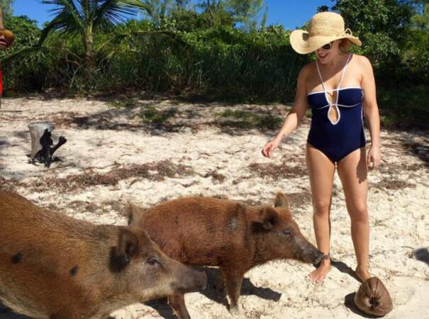 Et elle a même rencontré des cochons sauvages ! 
