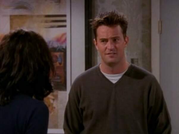 Chandler a un look de jeune trentenaire de l'époque. 