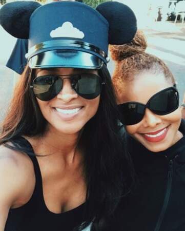 Les chanteuses Ciara et Janet Jackson sont allées ensemble à Disney. 