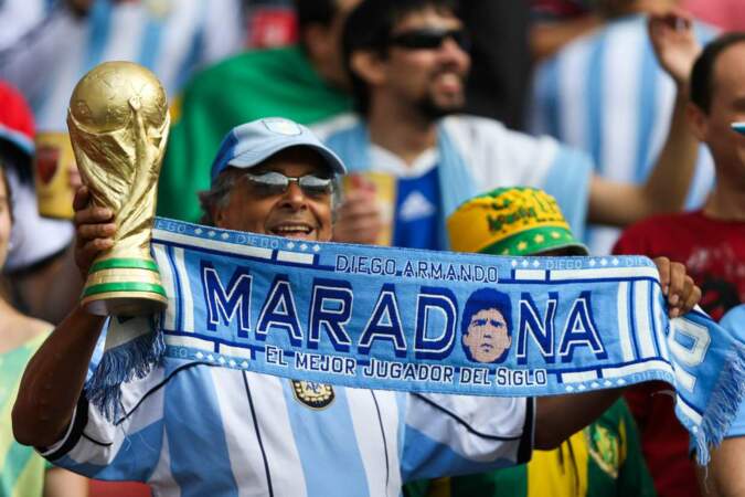 Z'êtes certain que Maradona court encore, Monsieur ? 