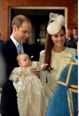 Le 23 octobre 2013, l'héritier de la couronne est baptisé en la chapelle royale du Palais St James à Londres