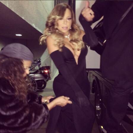 Et Mariah Carey n'a qu'une stratégie de communication : sa poitrine ! 